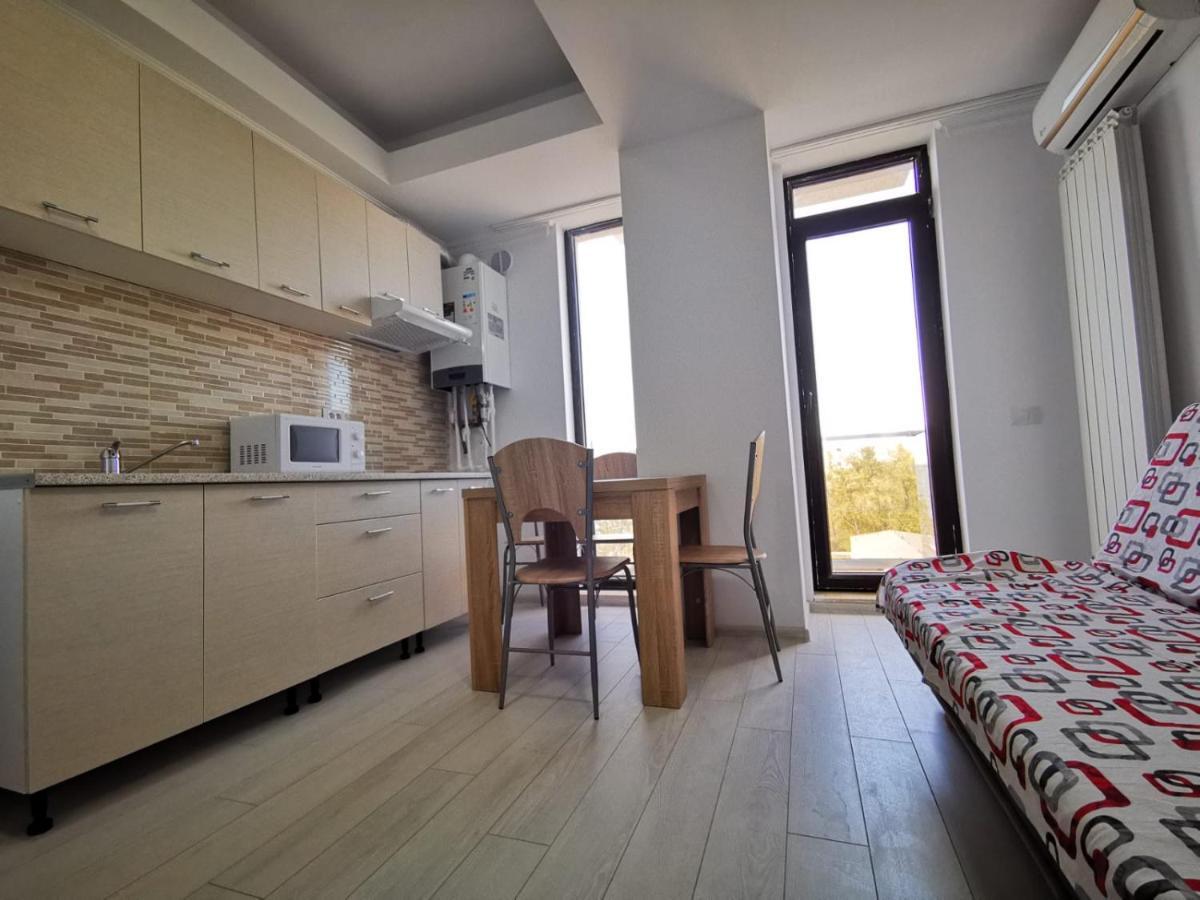 Paradis Apartments - By The Lake Mamaia Exteriör bild